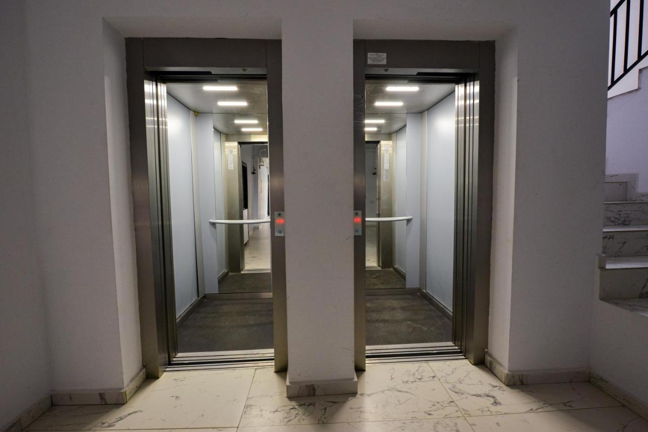Sofia Cozy Apartment - Underground Private Parking Bukarest Exterior foto